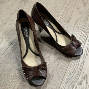 Naturalizer Brown Peeptoe 3” heels